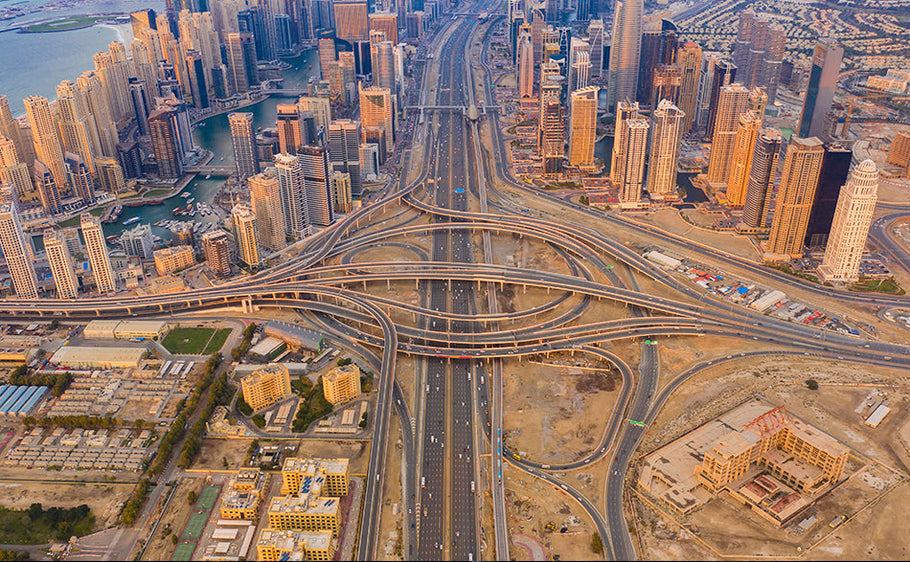 Conducir en Dubai: Todo lo que debe saber sobre permisos de conducir y reglamentos