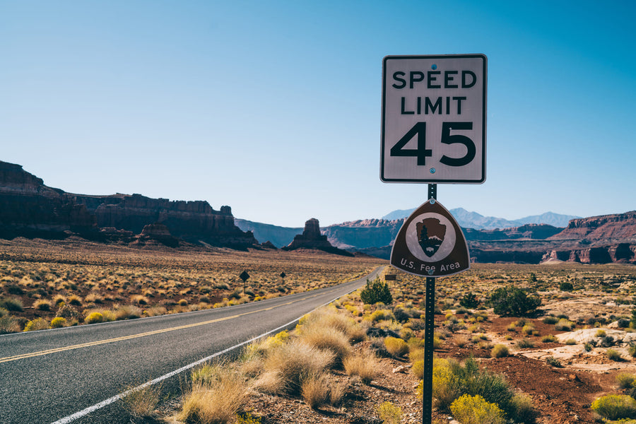 Diferencias en los límites de velocidad: Guía para conductores internacionales